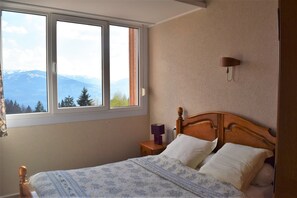 Appartement, 1 slaapkamer | Individueel gedecoreerd, individueel gemeubileerd, gratis babybedden
