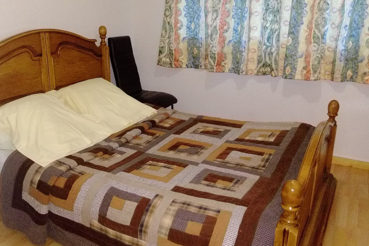 Individually decorated, individually furnished, free cribs/infant beds
