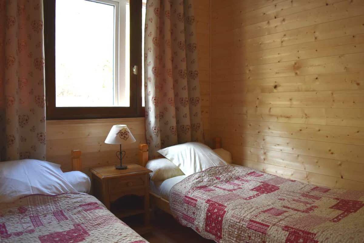 Twin room - North View | Individually decorated, individually furnished, free cribs/infant beds