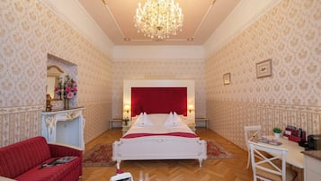 Quarto família | Roupas de cama premium, frigobar, cofres nos quartos