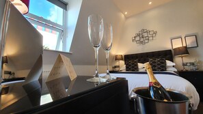 Habitació doble urbana, vistes al jardí (Fourth Floor) | Roba de llit d'alta qualitat, minibar i decoració individual 