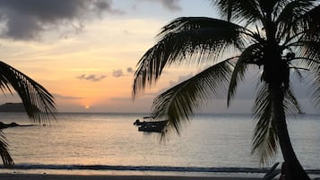 Vista para praia/oceano