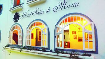 Fachada del alojamiento - Noche