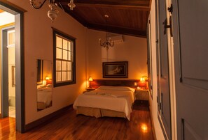 Ropa de cama de alta calidad y minibar 