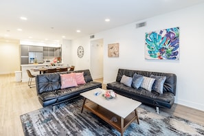 Interior - Heaven on Hollywood Boulevard Furnished Apartments (Los Angeles)