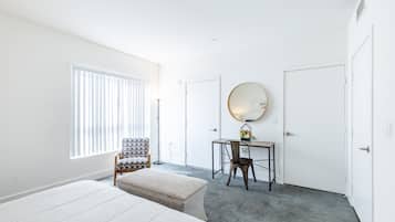 2 bedrooms, Frette Italian sheets, premium bedding, memory-foam beds