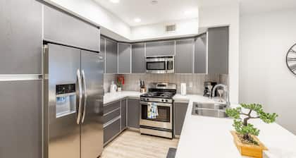 Heaven on Hollywood Boulevard Furnished Apartments