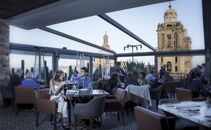 Tägliches inbegriffenes Frühstücksbuffet