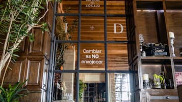 Se sirven desayunos, comidas y cenas