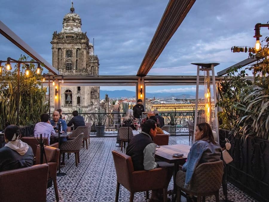 Se sirven desayunos, comidas, cenas y cocina mexicana