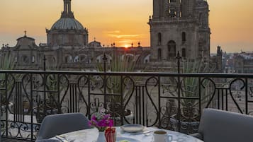 Se sirven desayunos, comidas, cenas y cocina mexicana