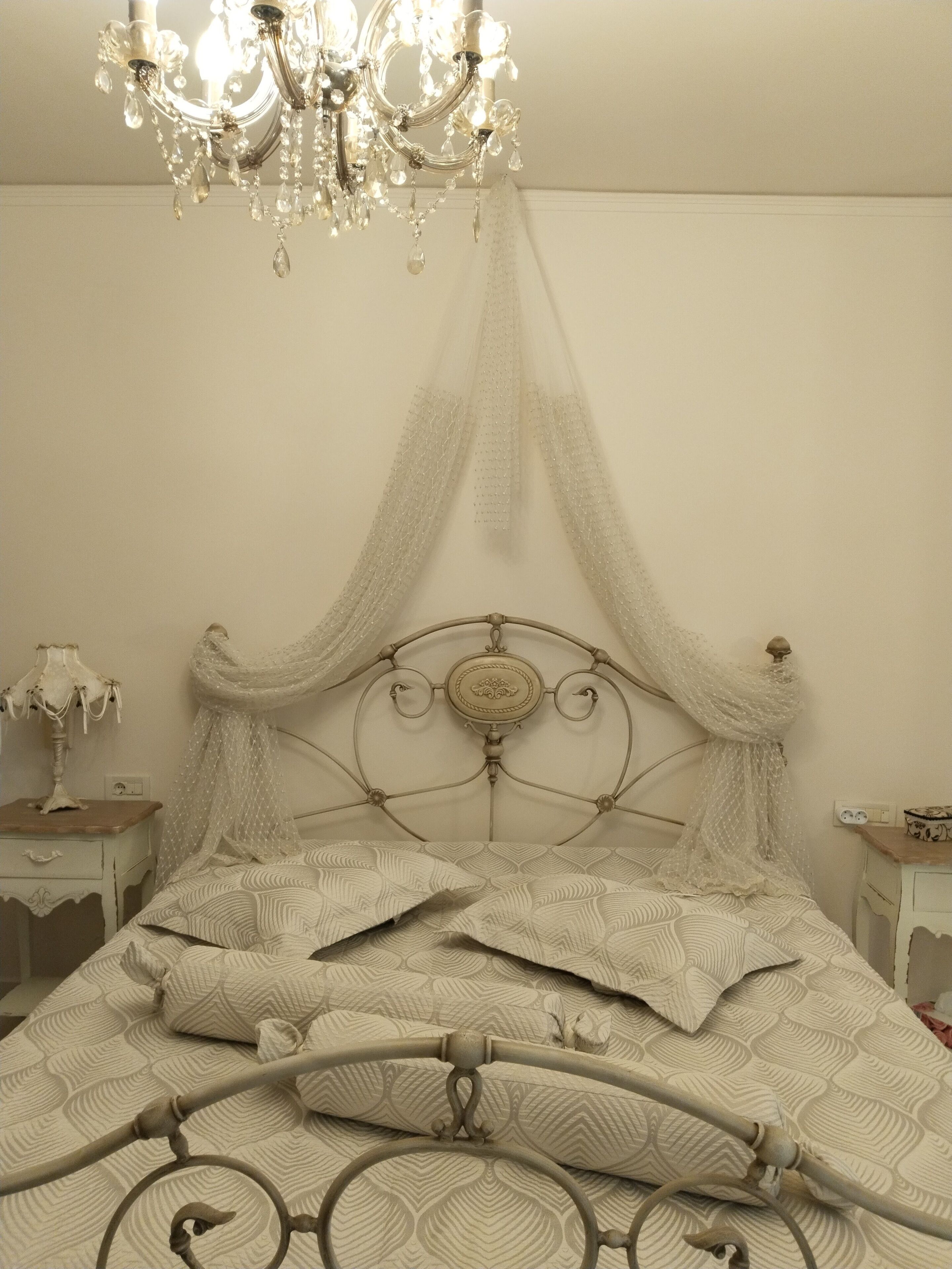 5 bedrooms, Egyptian cotton sheets, premium bedding, down duvets