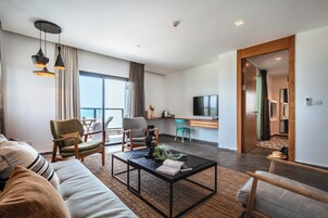 Ropa de cama de alta calidad y minibar 