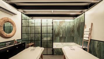 Couples treatment rooms, body treatments, aromatherapy