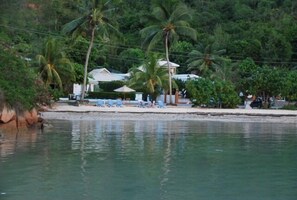 Suite, 3 habitaciones, vista al mar | 1 habitación, sábanas de algodón egipcio y minibar 