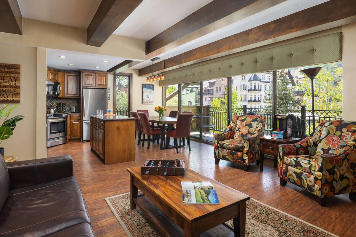 Condo, Fireplace (Landmark 201) | Living area | Flat-screen TV, fireplace