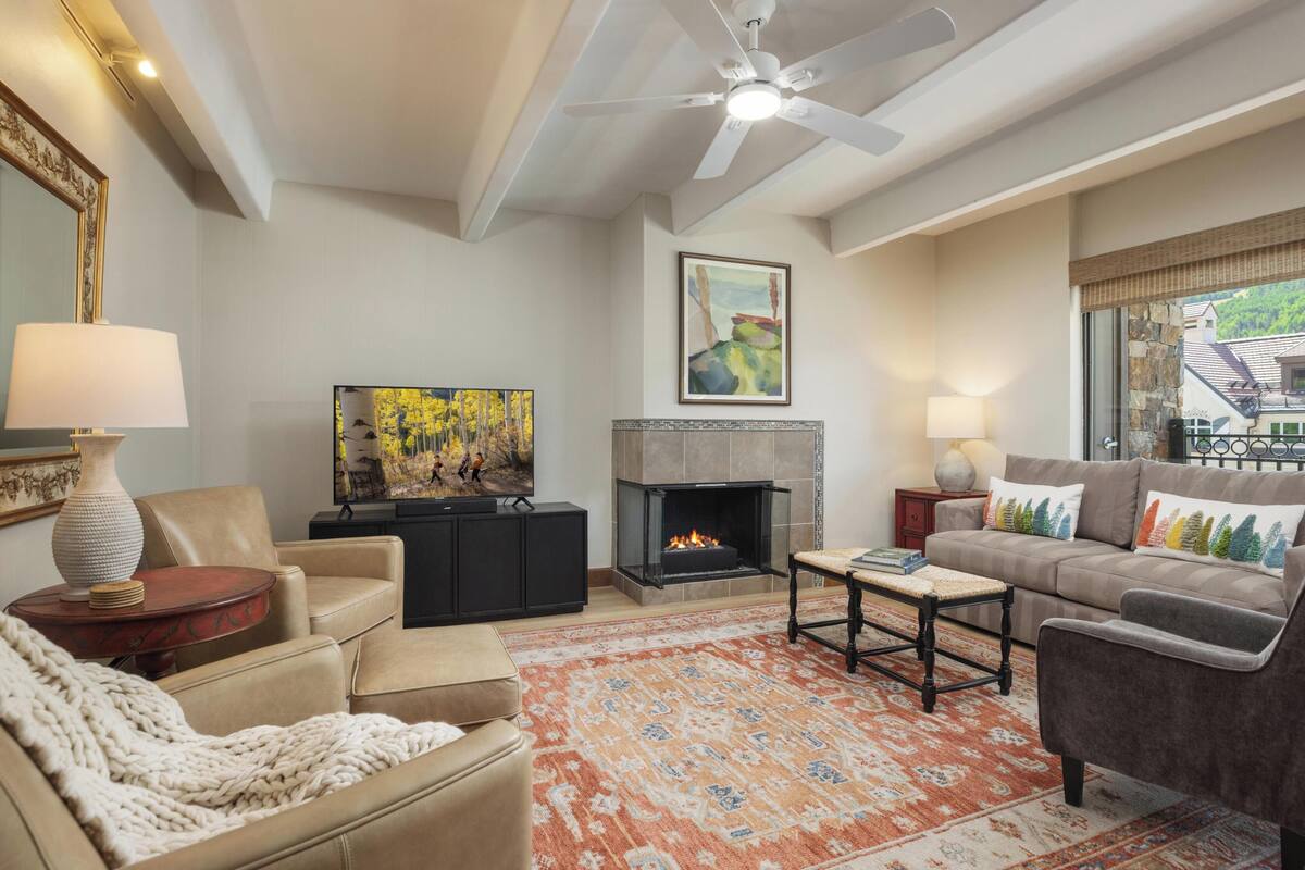 Deluxe Condo, Fireplace (Landmark 405) | Living area | Flat-screen TV, fireplace
