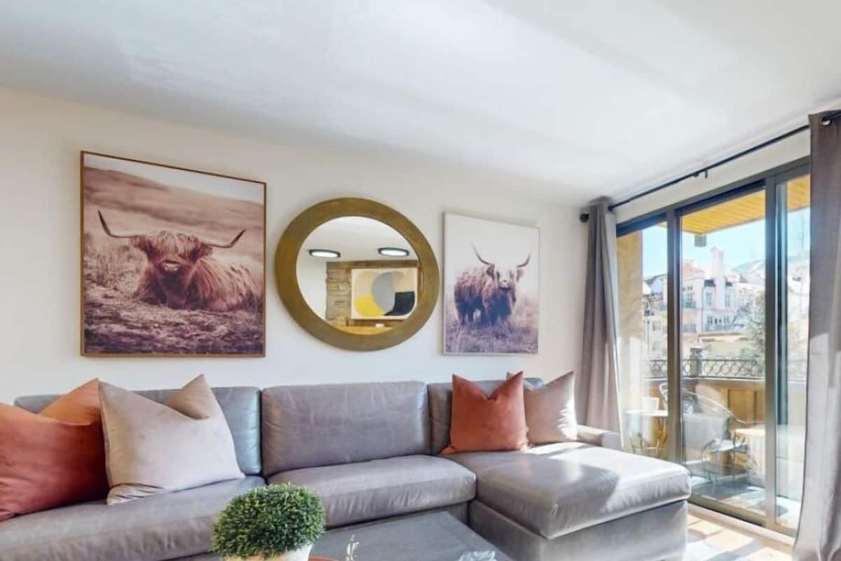 Condo (Diamond, 1 Bath)