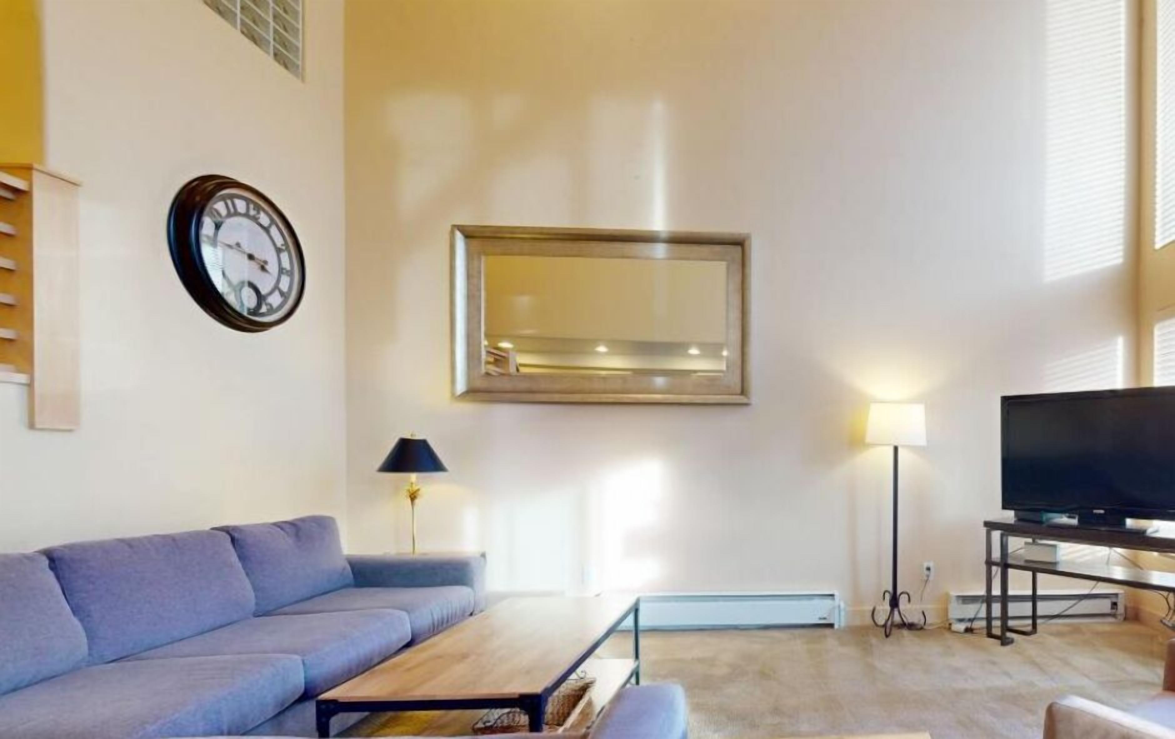 Condo (With 3 bath, Platinum)