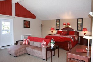 Phòng Suite Cao cấp (No Pets Allowed) | Màn/rèm cản sáng, nôi/giường cho trẻ sơ sinh (phụ phí) 