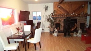 Private kitchen - Enchanted Rainforest Guesthouse (Prince Rupert)