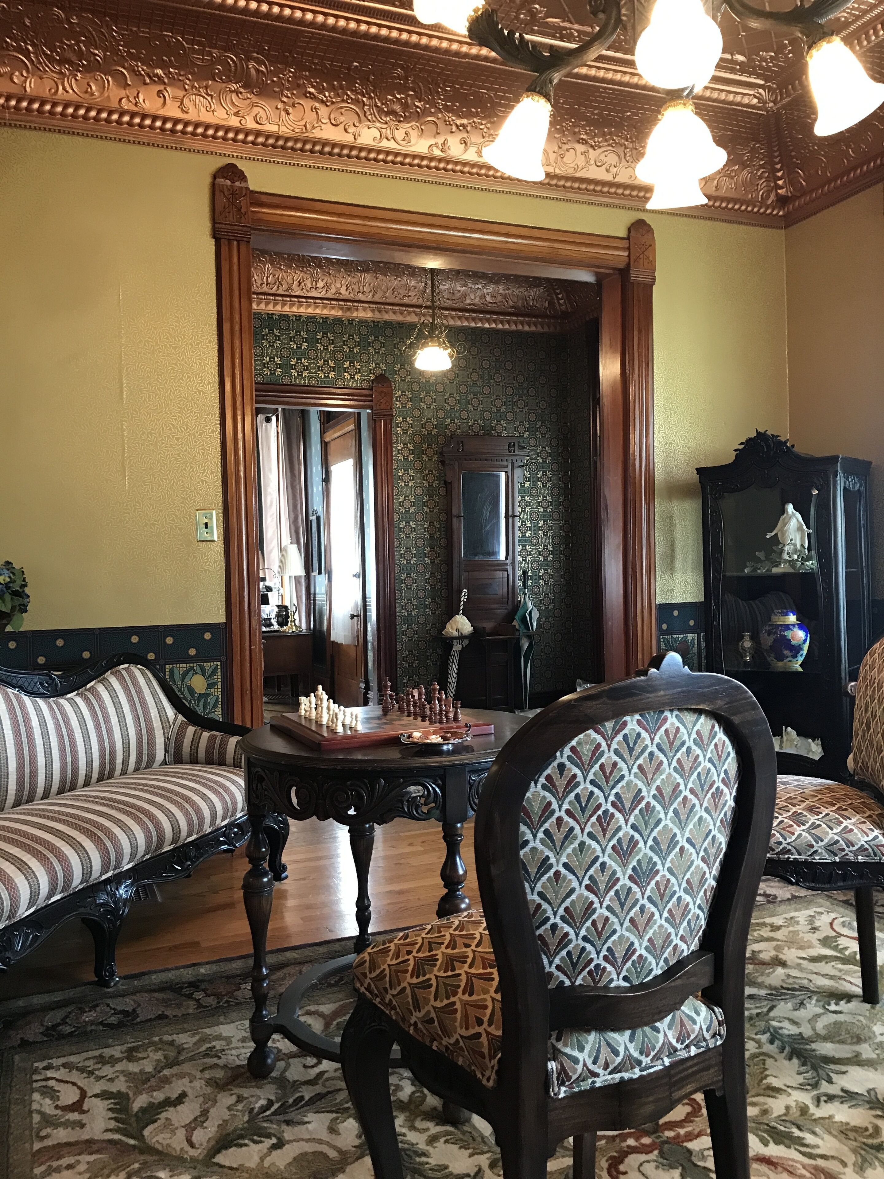 32-inch flat-screen TV with cable channels, TV, DVD player