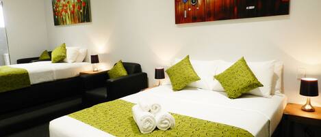 Premium Queen/Single with Kitchenette