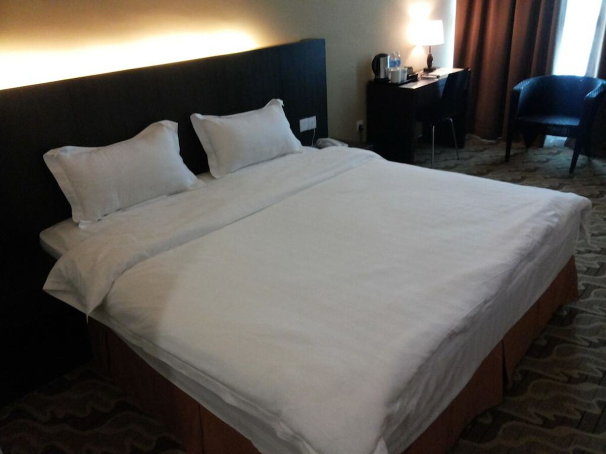 Eminent Hotel