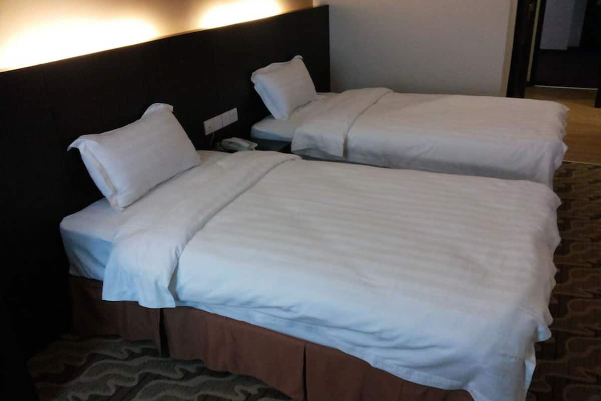 1 bedroom, iron/ironing board, rollaway beds, free wifi