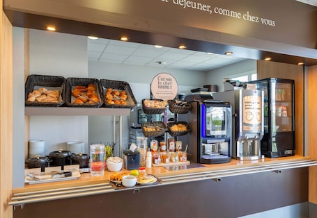 Desayuno buffet todos los días (con cargo)