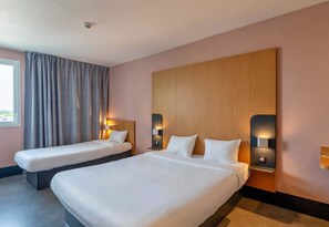 Ropa de cama de alta calidad, muebles diferentes y insonorización 