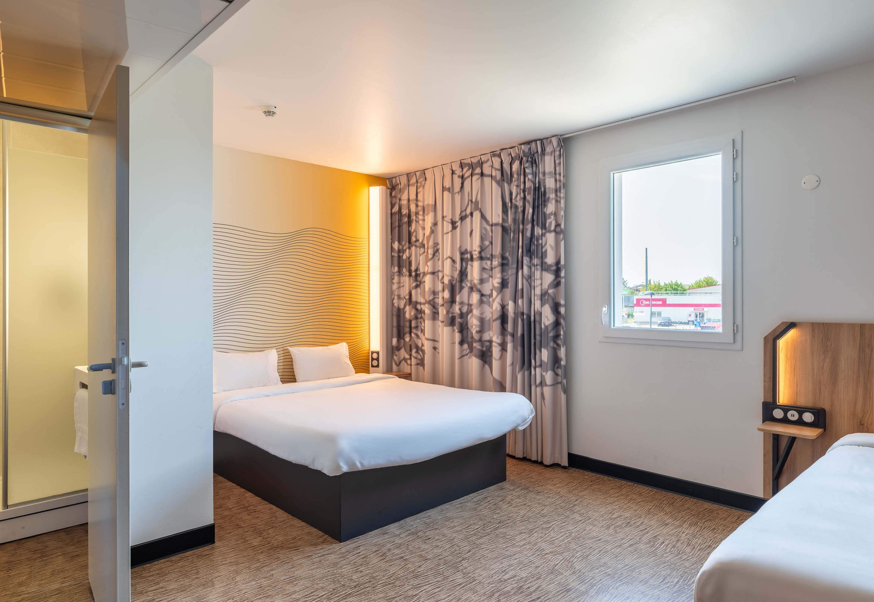 triple room, accessible, non smoking | 1 bedroom, premium bedding, individually furnished, soundproofing