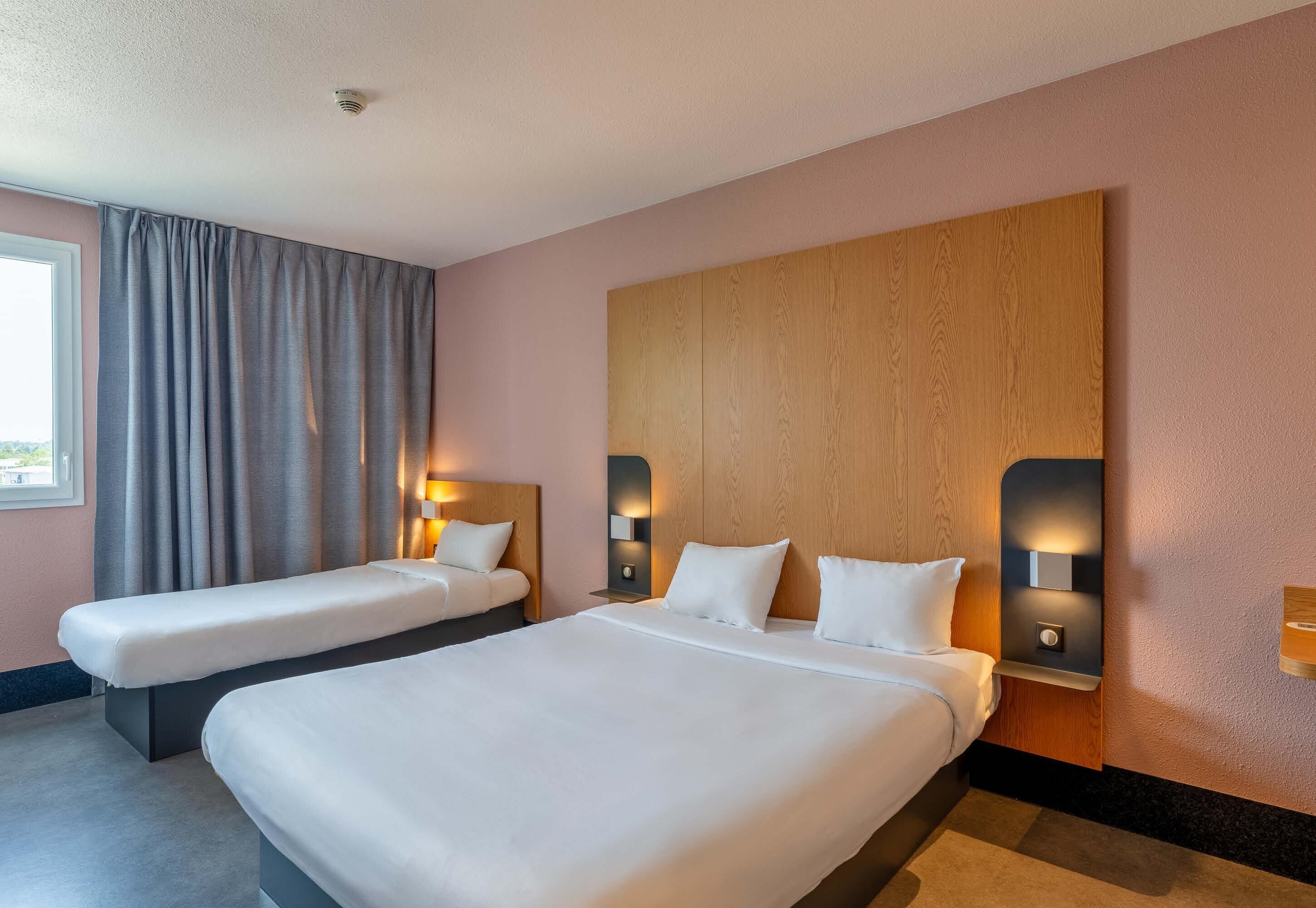 Premium bedding, individually furnished, soundproofing, free WiFi
