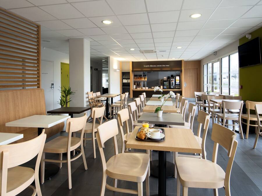 Se ofrece un desayuno bufé todos los días (por un coste adicional)