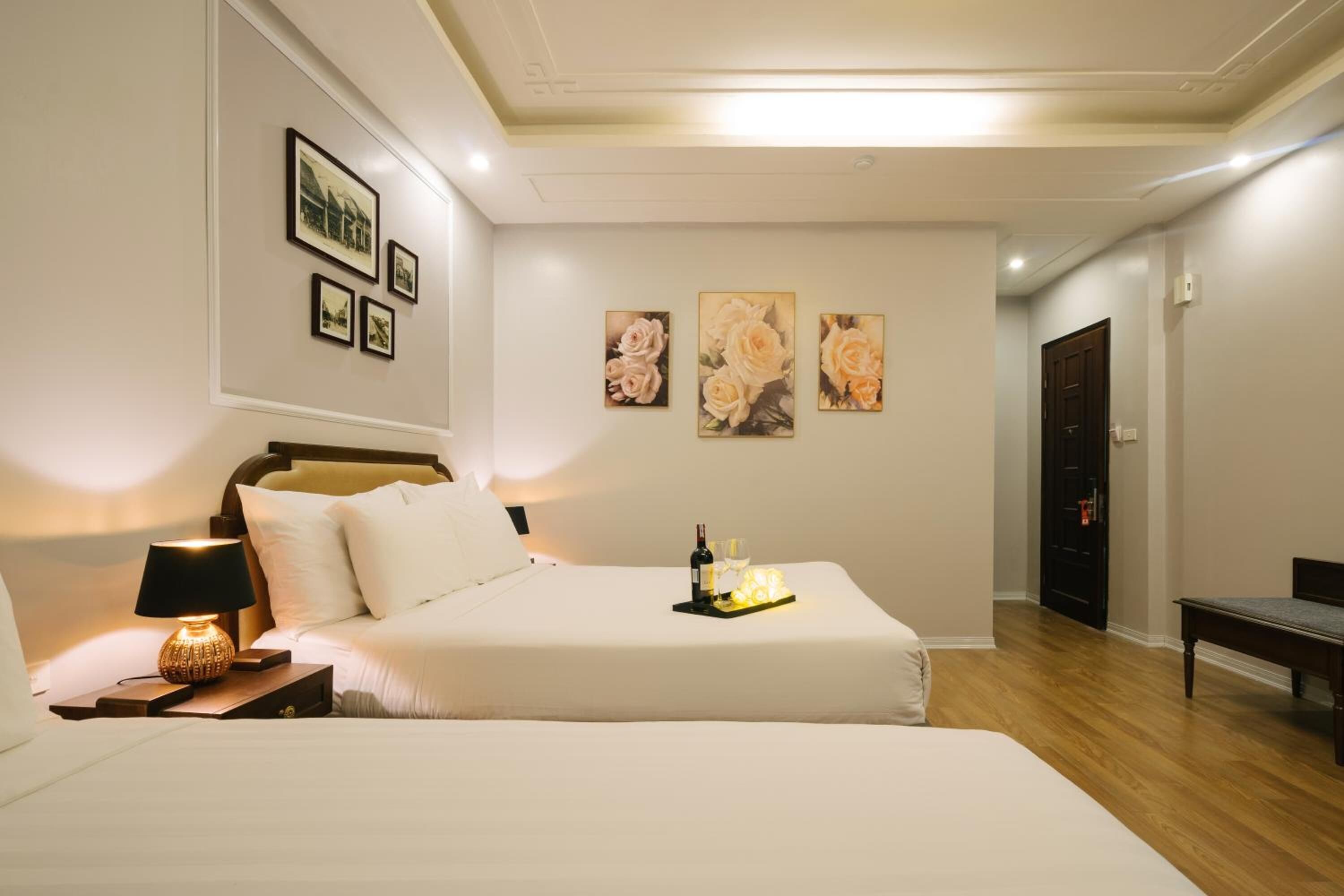 Photo - La Palm Hotel