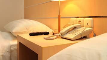 In-room safe, desk, free WiFi