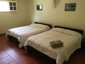 더블룸, 공용 욕실 | 무료 WiFi, 침대 시트