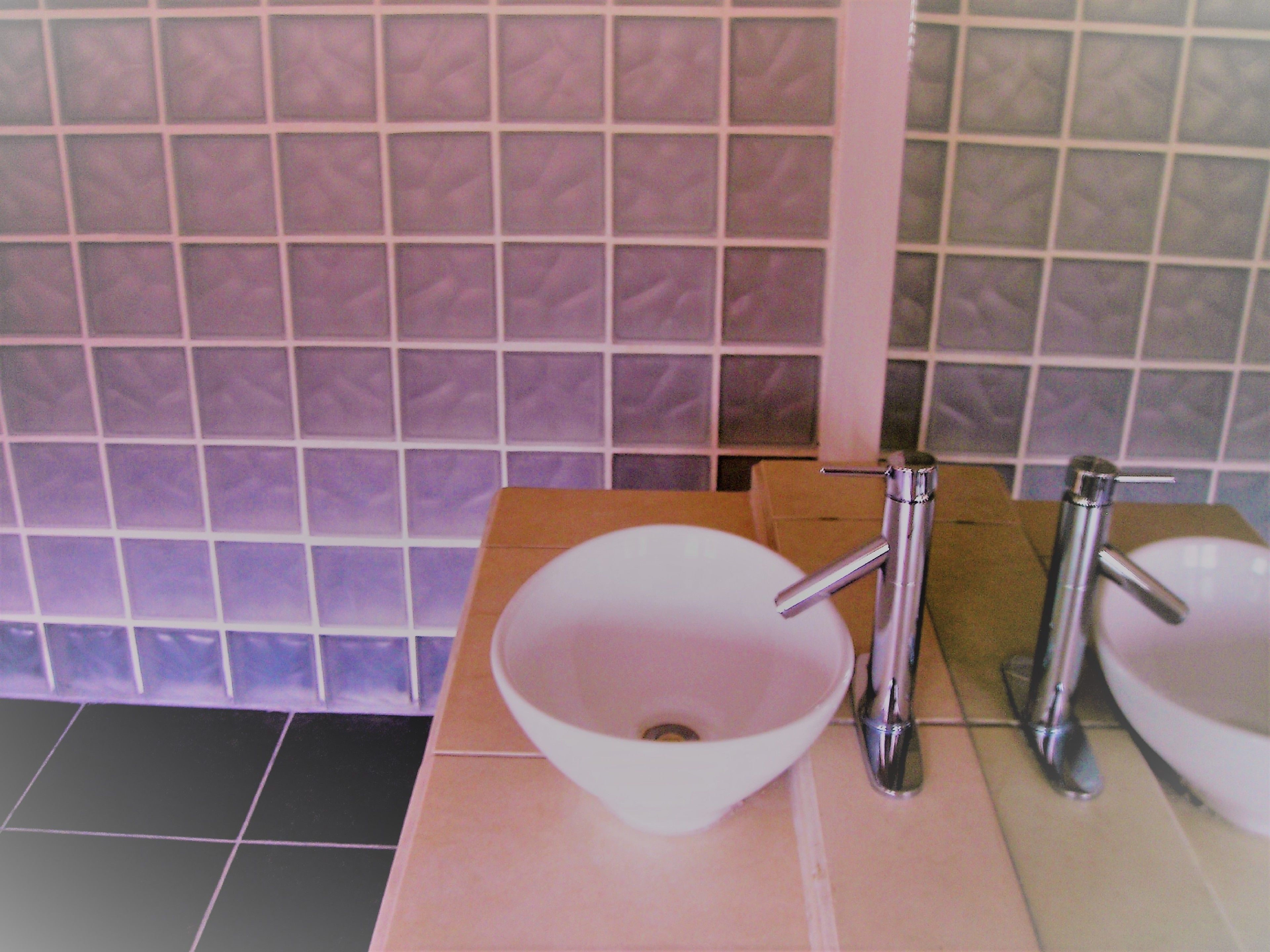 room, 1 king bed | bathroom sink