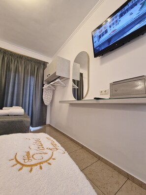Superior Room, Sea View | Premium bedding, minibar, in-room safe, soundproofing - Valtos Ionion (Parga)