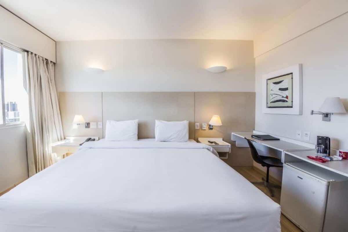 Minibar, coffres-forts dans les chambres, bureau, chambres insonorisées
