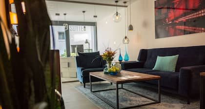 SUYTES Business Studios