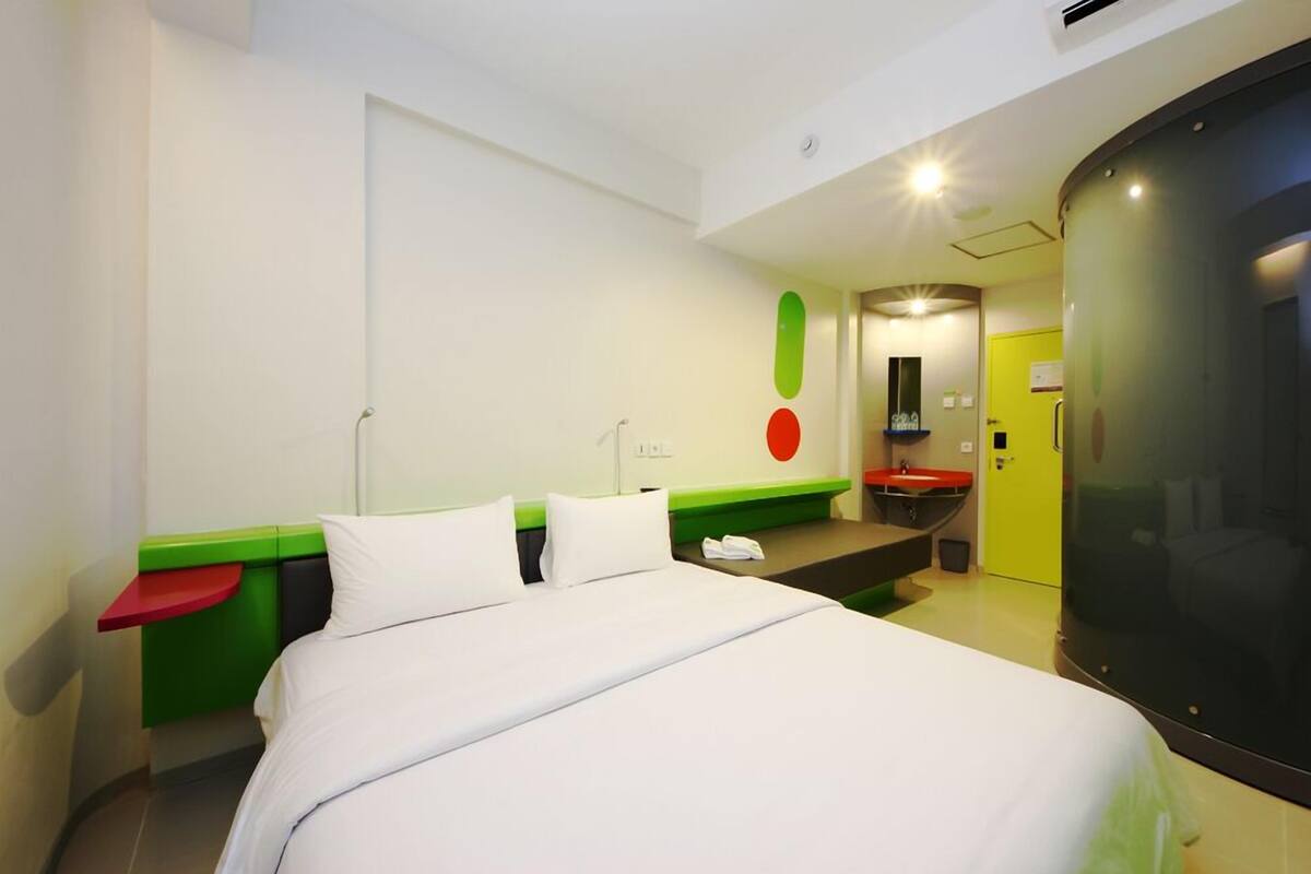 ตู้นิรภัยในห้องพัก, โต๊ะทำงาน, Wi-Fi ฟรี