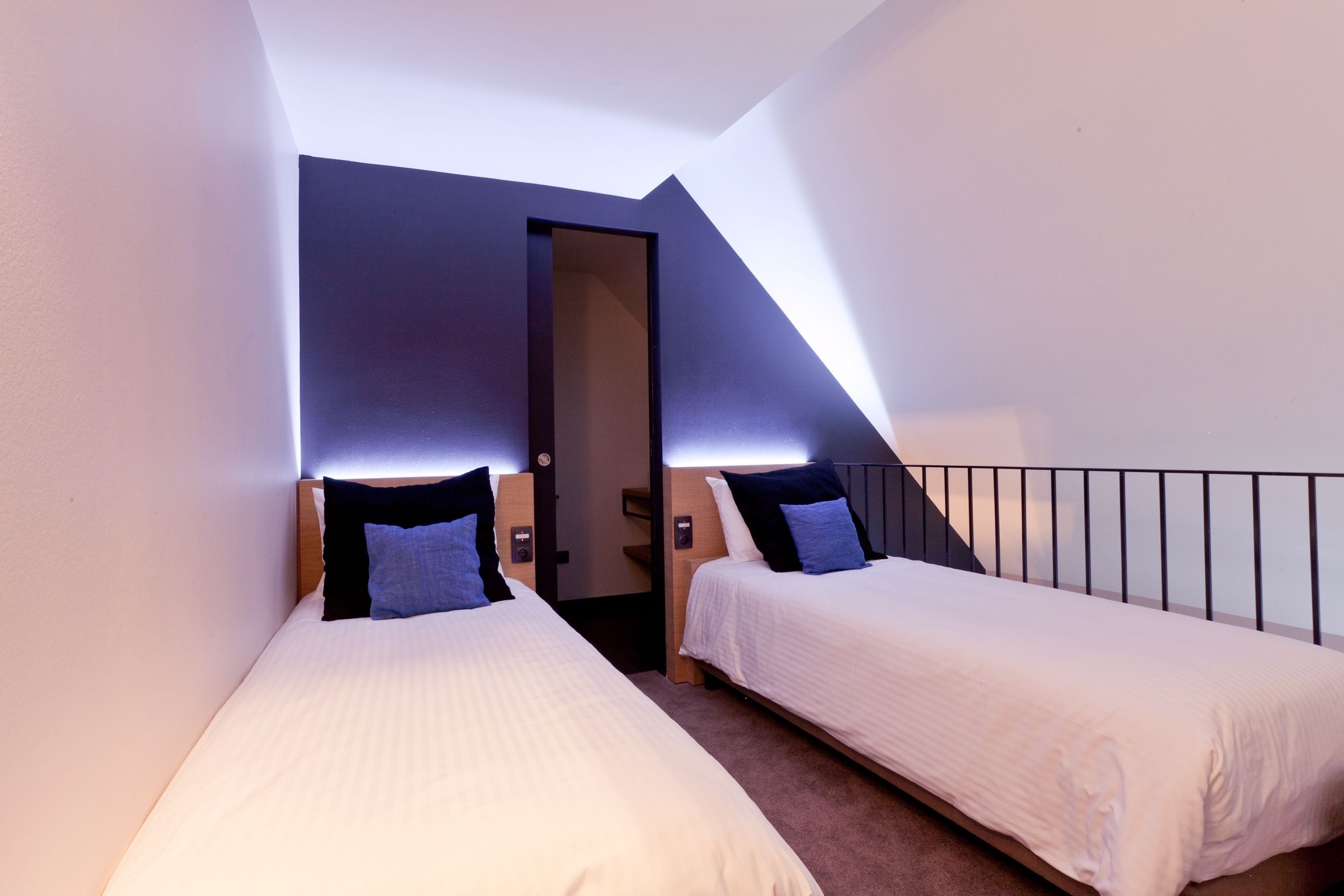 family room | premium bedding, minibar, desk, soundproofing