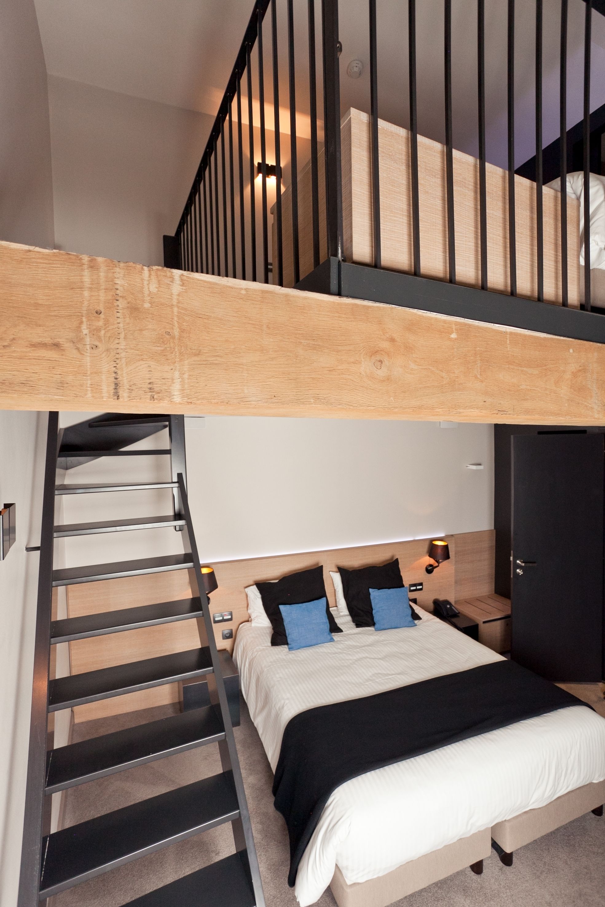 family room | premium bedding, minibar, desk, soundproofing