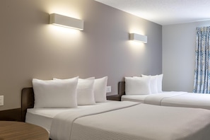 Desk, free WiFi, bed sheets, wheelchair access - Motel 6 Airdrie, AB (Airdrie)