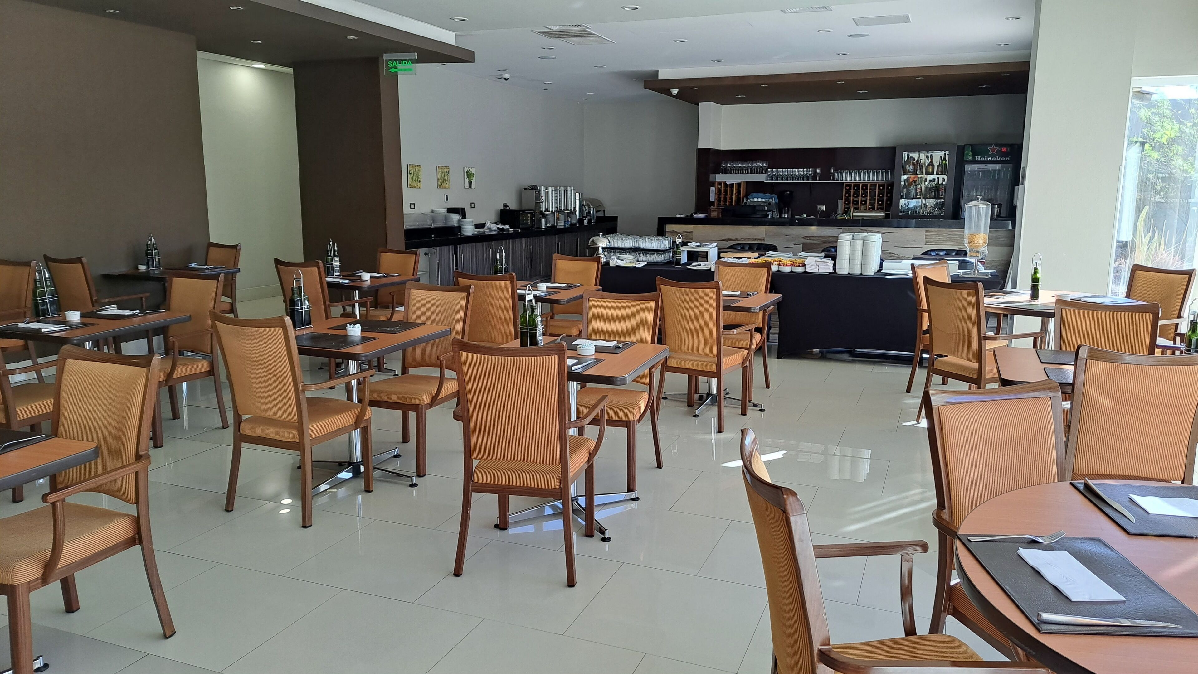 breakfast, lunch, dinner served; regional cuisine