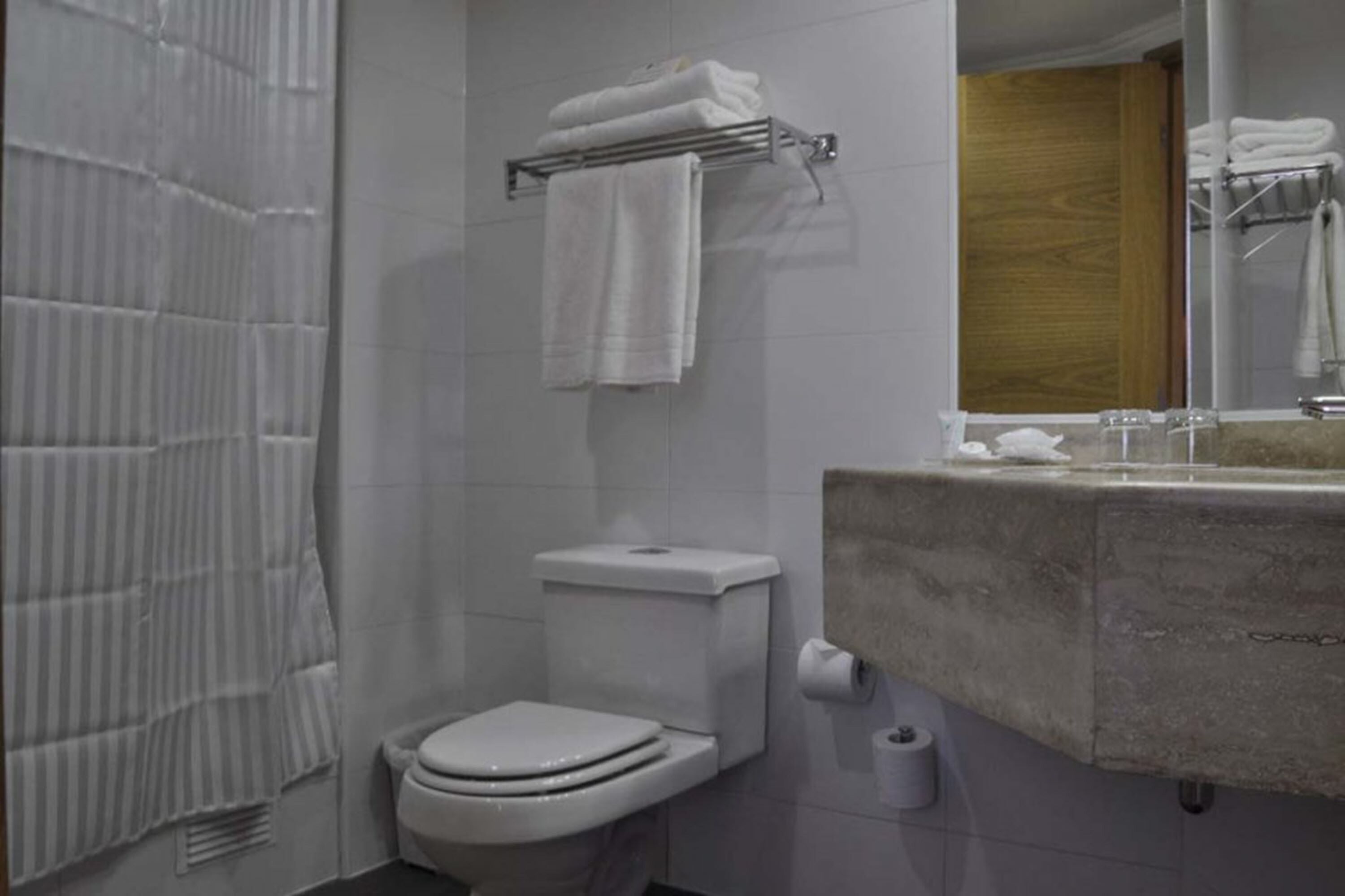 combined shower/bathtub, free toiletries, hair dryer, towels