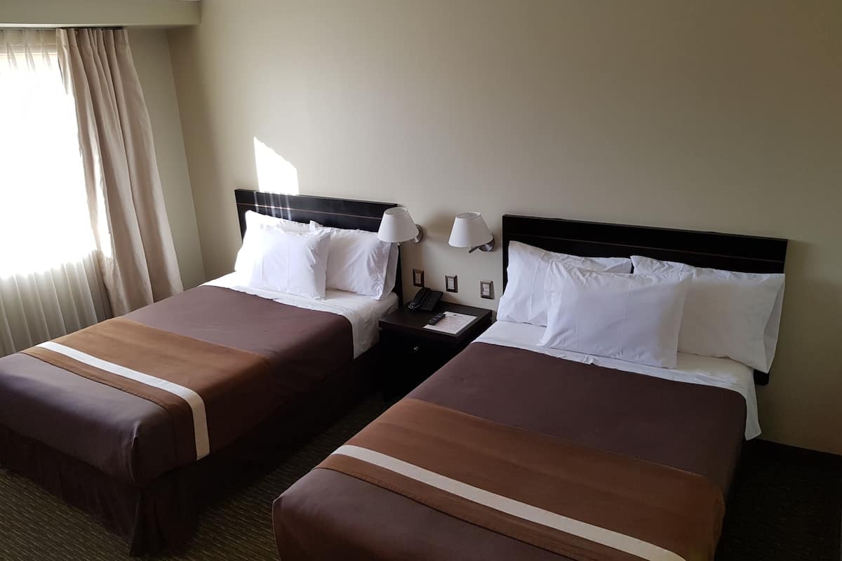 standard double room | 1 bedroom, minibar, in-room safe, desk