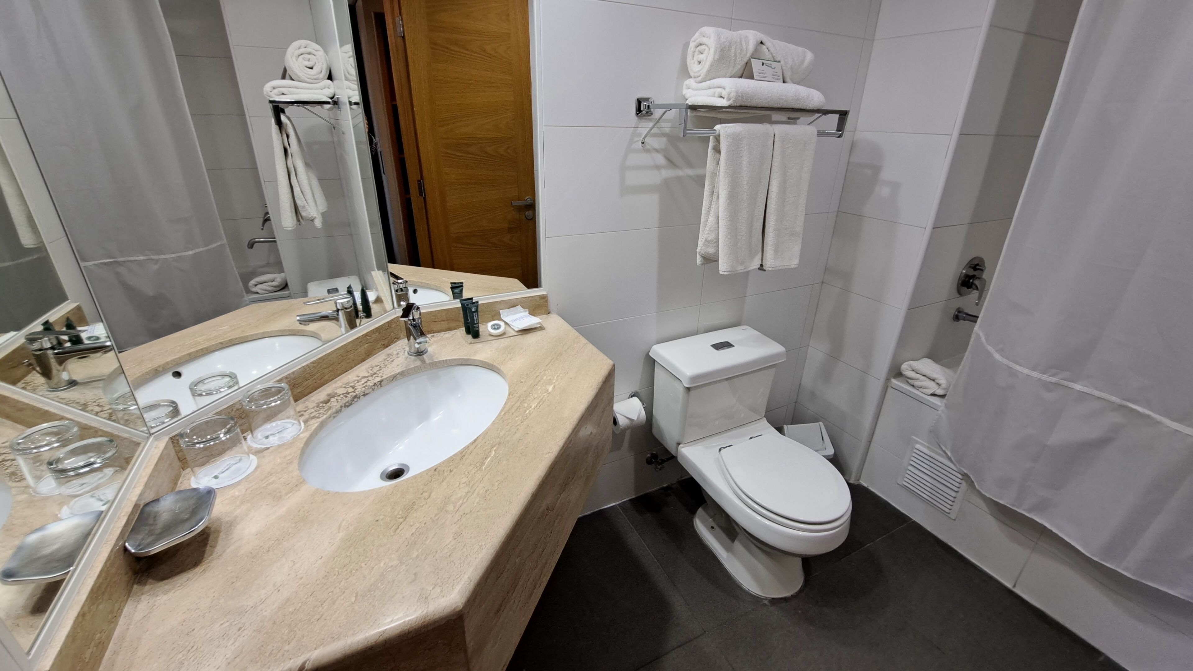 combined shower/bathtub, free toiletries, hair dryer, towels