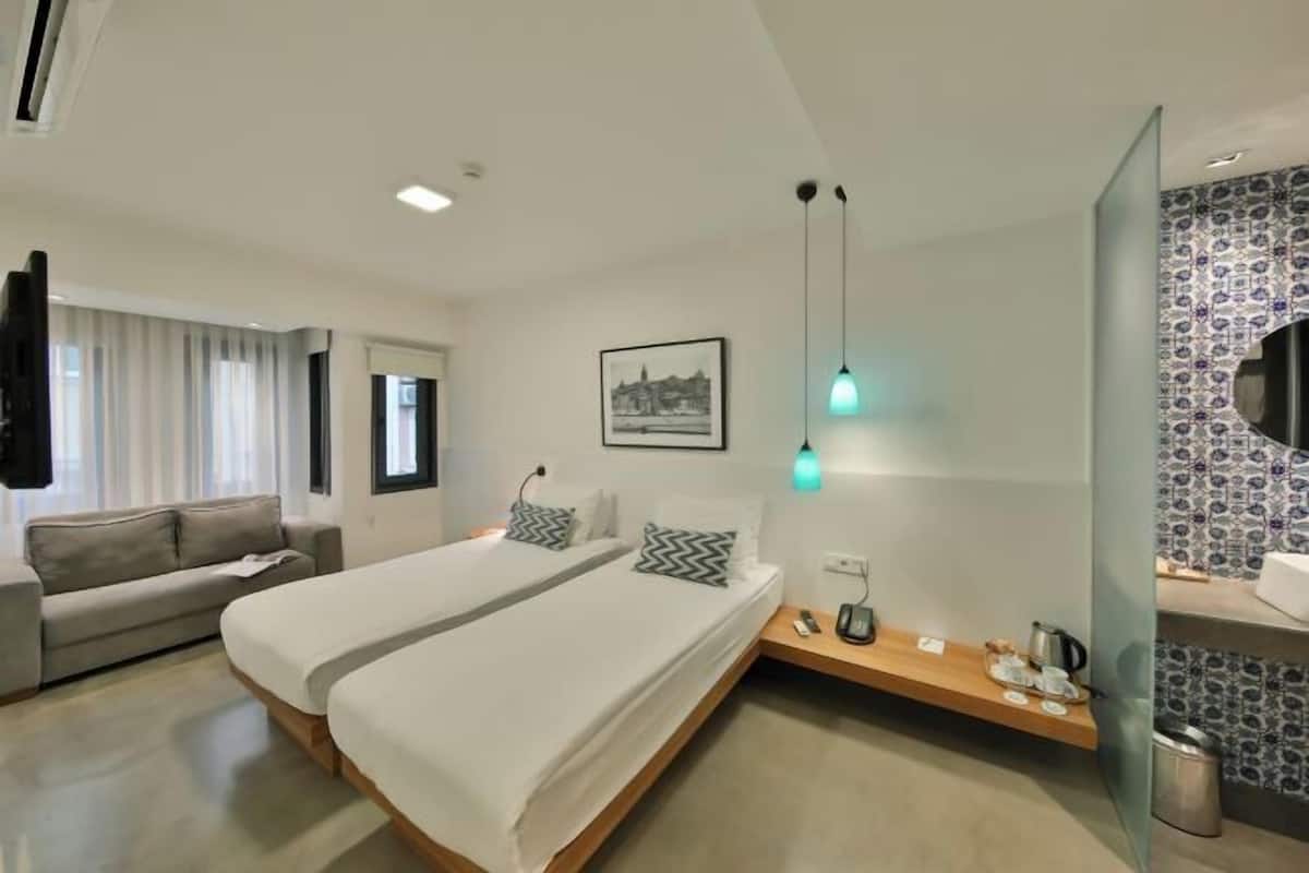 Minibar, värdeförvaringsskåp på rummet och ljudisolering